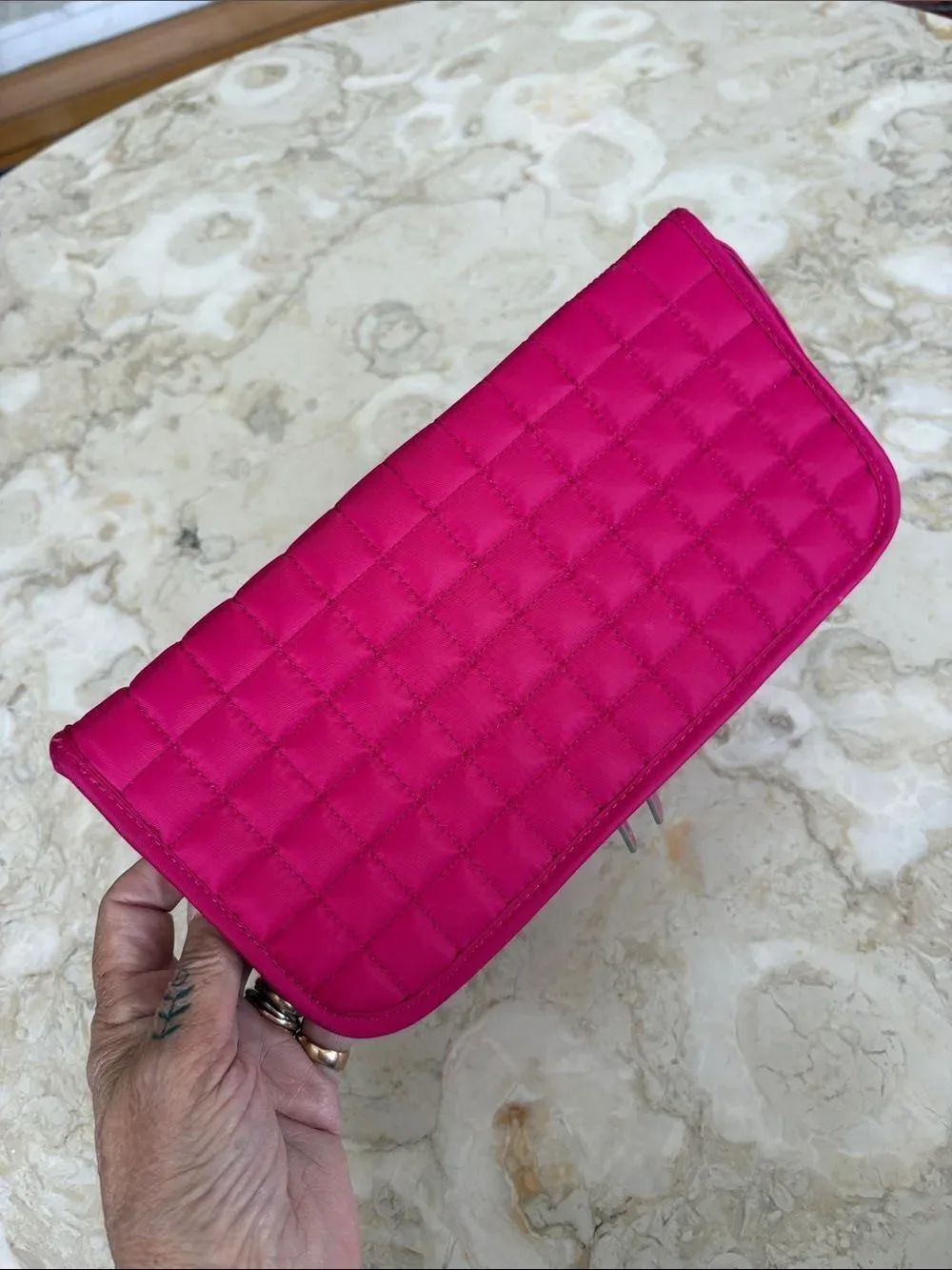 Lug Tango Travel Organizer Quilted Nylon Wallet Pink - Picture 3 of 9